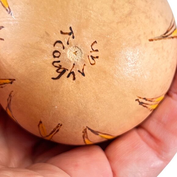 Gourd Art Giraffe Hand Painted Ornament Green Ribbon 5 images signed 4.5 inches - Picture 6 of 7